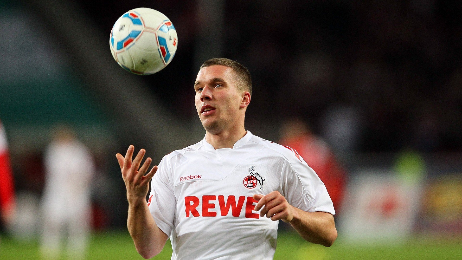 跨国足球合作推动高水平青训营，共同培养未来巨星，国外足球青训营盈利模式